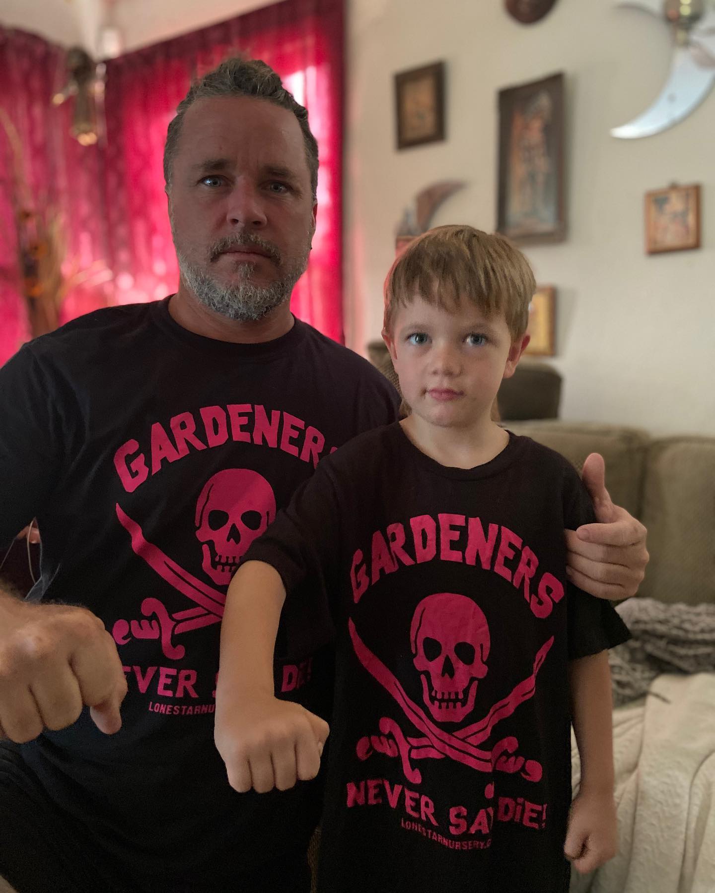 GARDENERS NEVER SAY DIE T-SHIRT - Pink on Black
